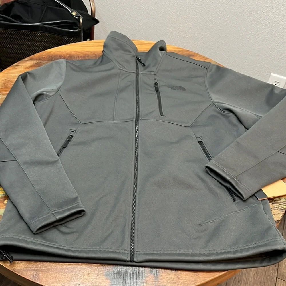 NWT Men’s North Face Apex Riser Jacket